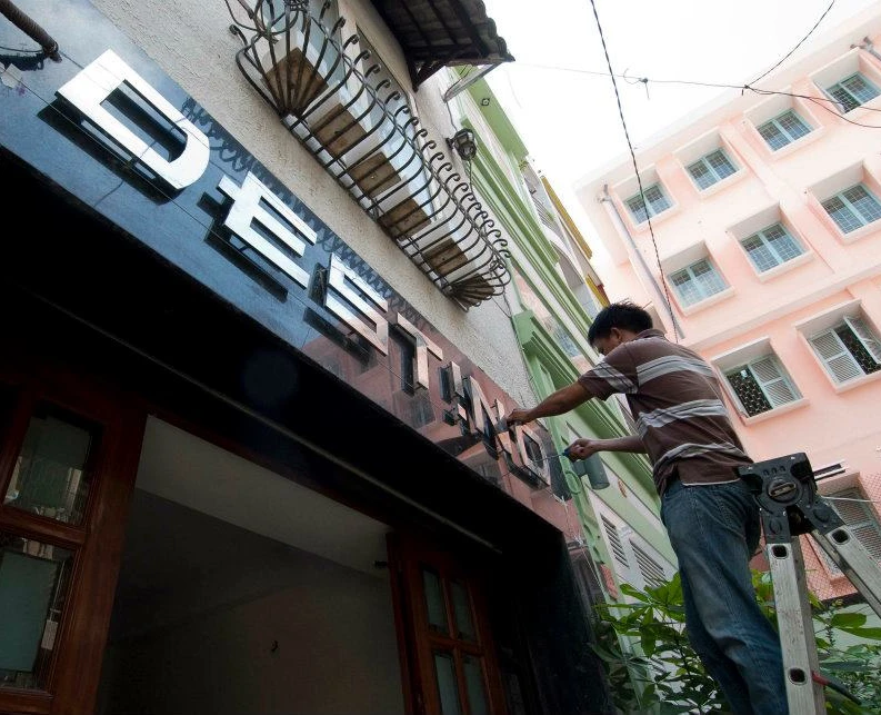 382775_281447285229537_1671407292_n